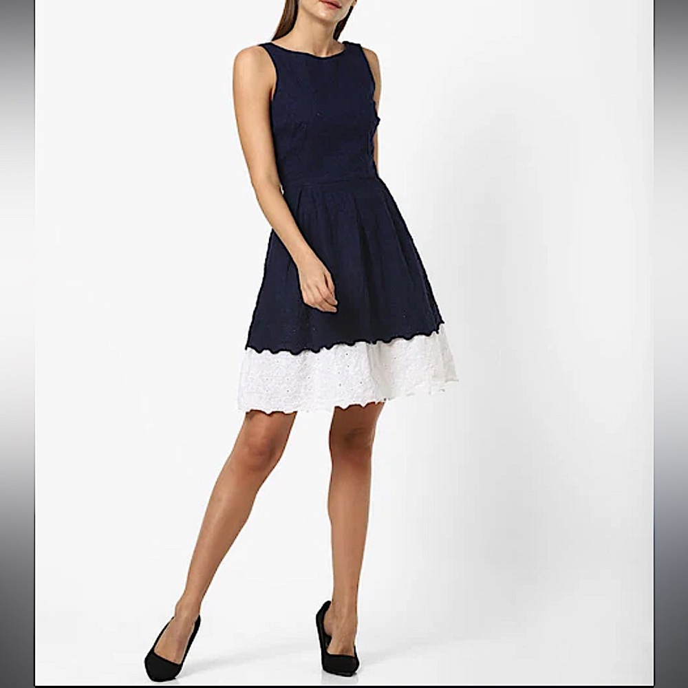 💕 TOMMY HILFIGER
Embroidered Fit & Flare Dress 💕 NWT